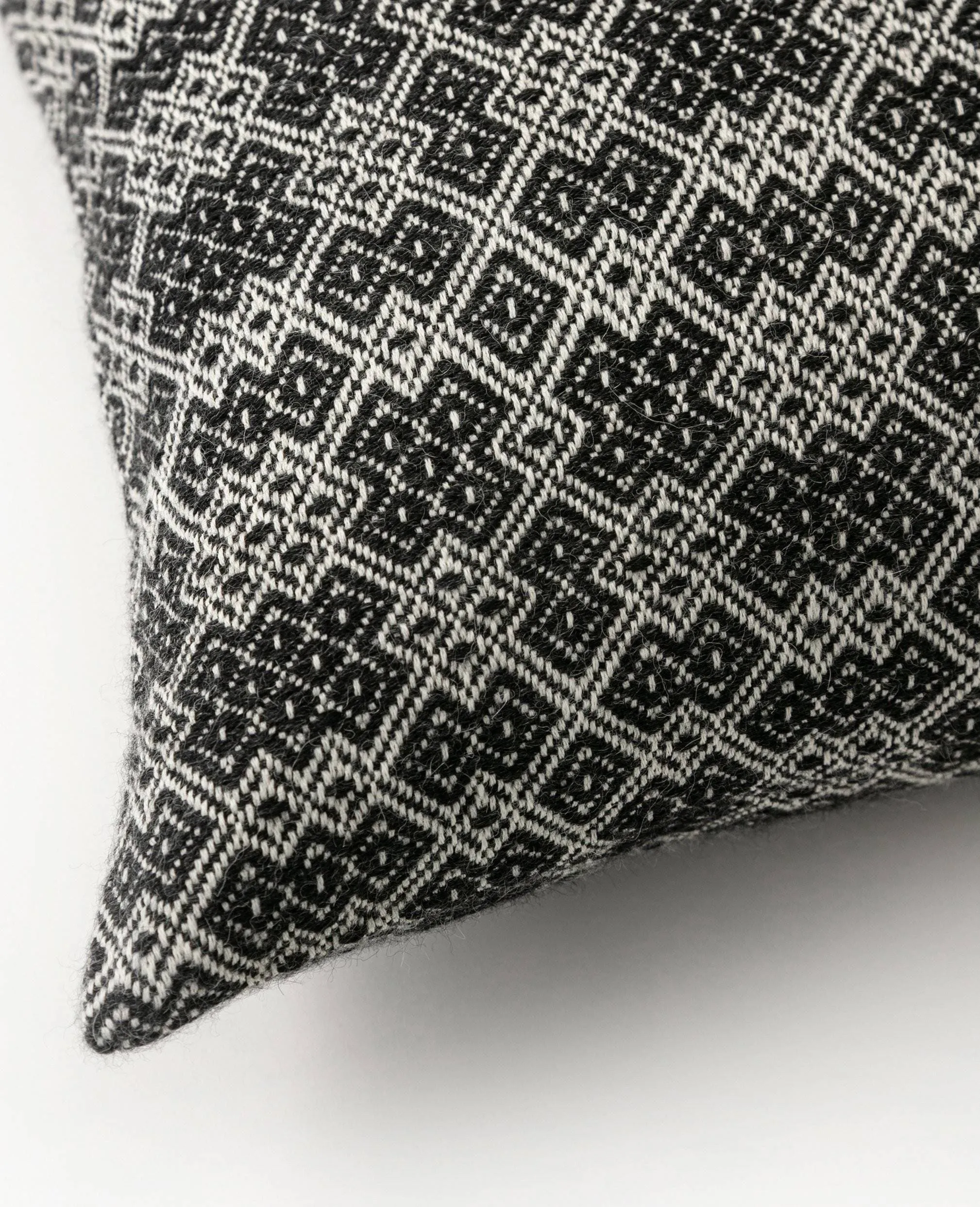 Aro Overshot Cushion