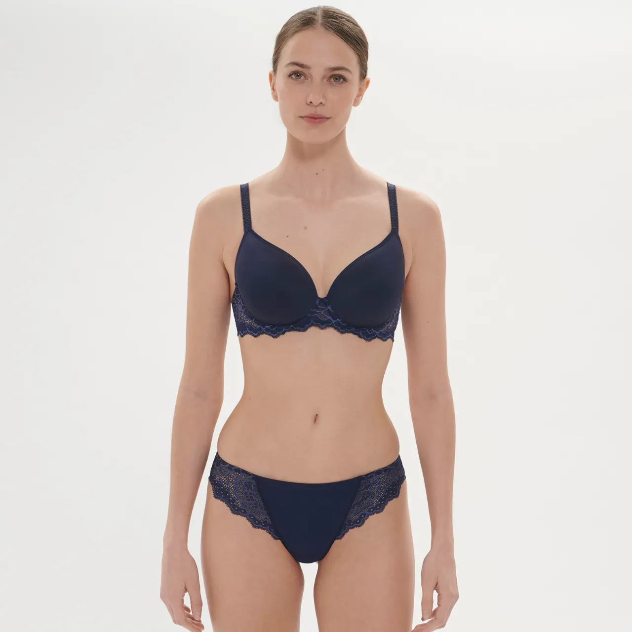 Caresse 3D Plunge Bra in Ink Blue