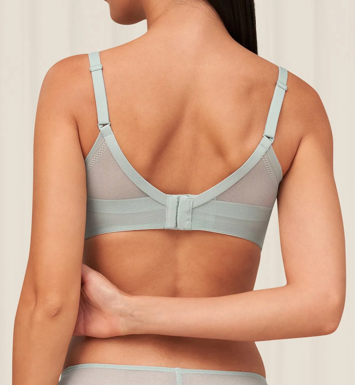 INVISIBLE INSIDE-OUT DELICATE WIRED PADDED BRA